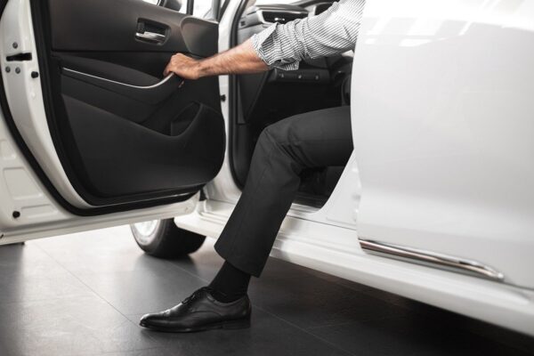limousine-8293652_1280
